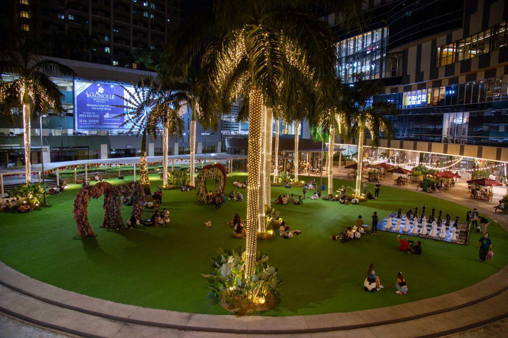 Al Fresco Dining Area at Robinsons Magnolia