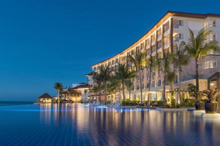Dusit Thani Mactan Cebu Seaside Pool 